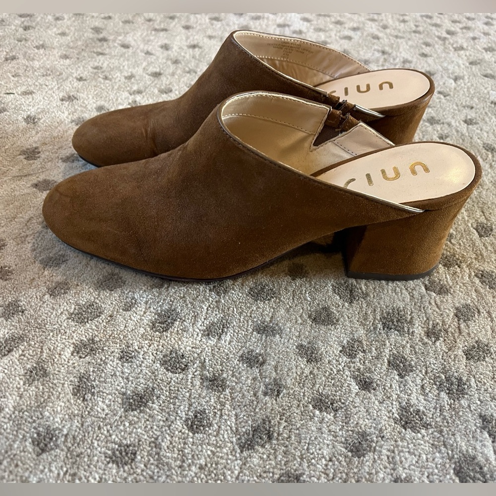 Unisa brown Faux suede mule. Size 7. Feels and looks like real suede